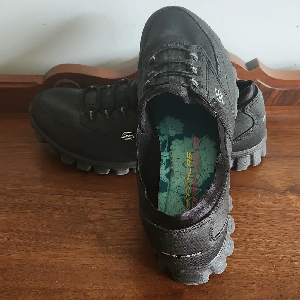 Sketchers, Sz 6.5, Textile Upper, Balance Man Made Material, Black, Hardly Worn - Picture 2 of 9